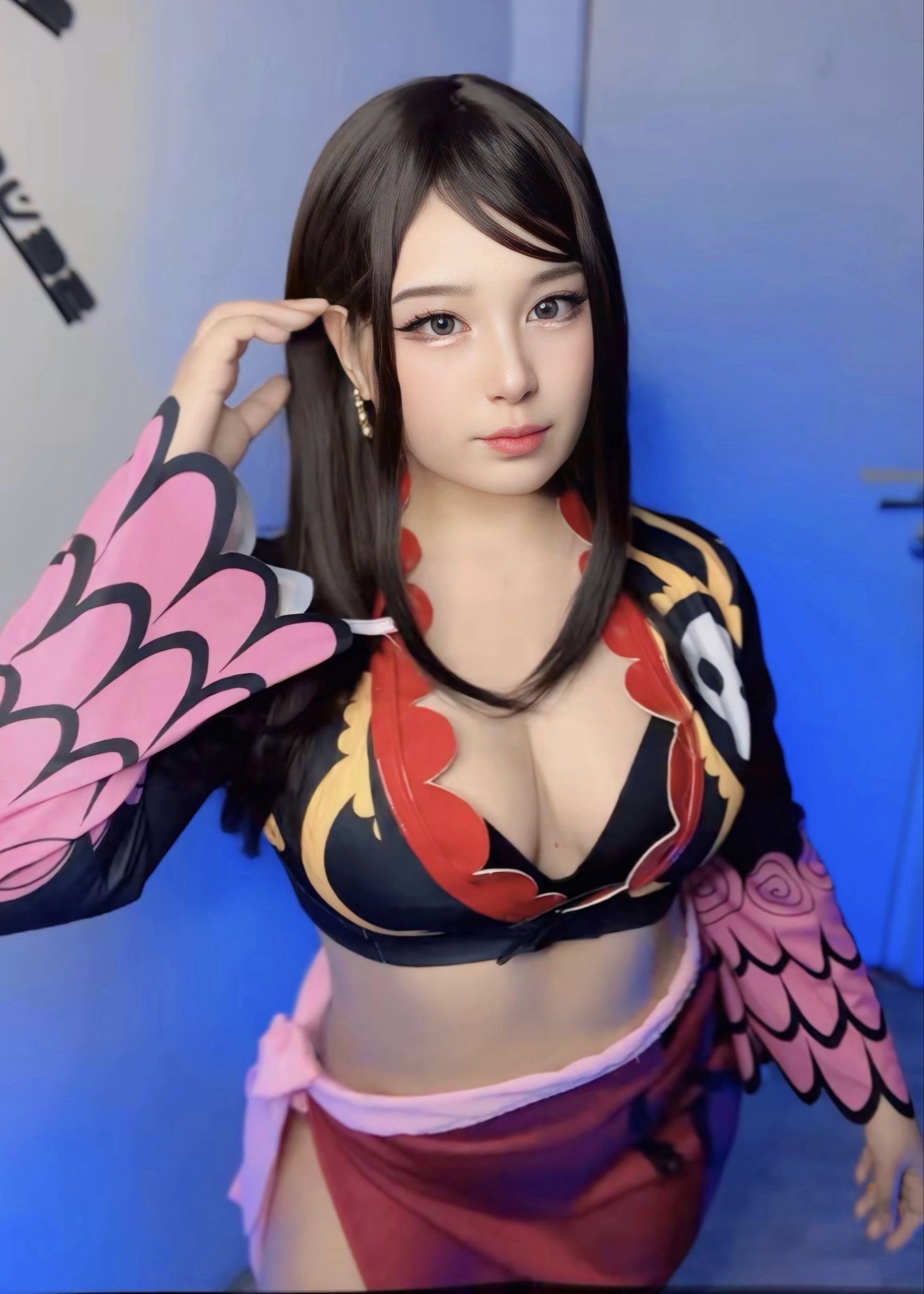 Nữ coser hóa thân thành mỹ nhân One Piece thời trẻ, nhan sắc khiến cả Rayleigh lẫn Roger đều say đắm- Ảnh 3.