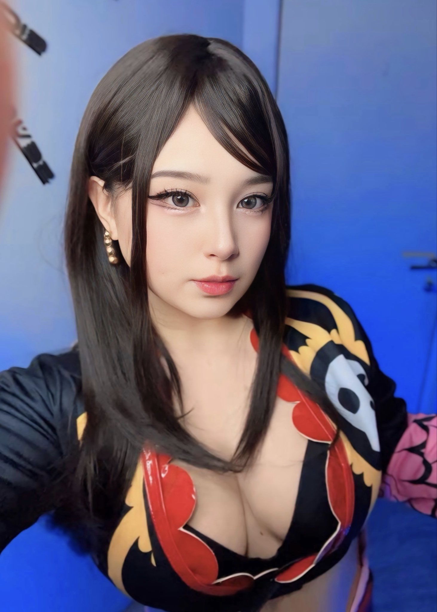 Nữ coser hóa thân thành mỹ nhân One Piece thời trẻ, nhan sắc khiến cả Rayleigh lẫn Roger đều say đắm- Ảnh 4.