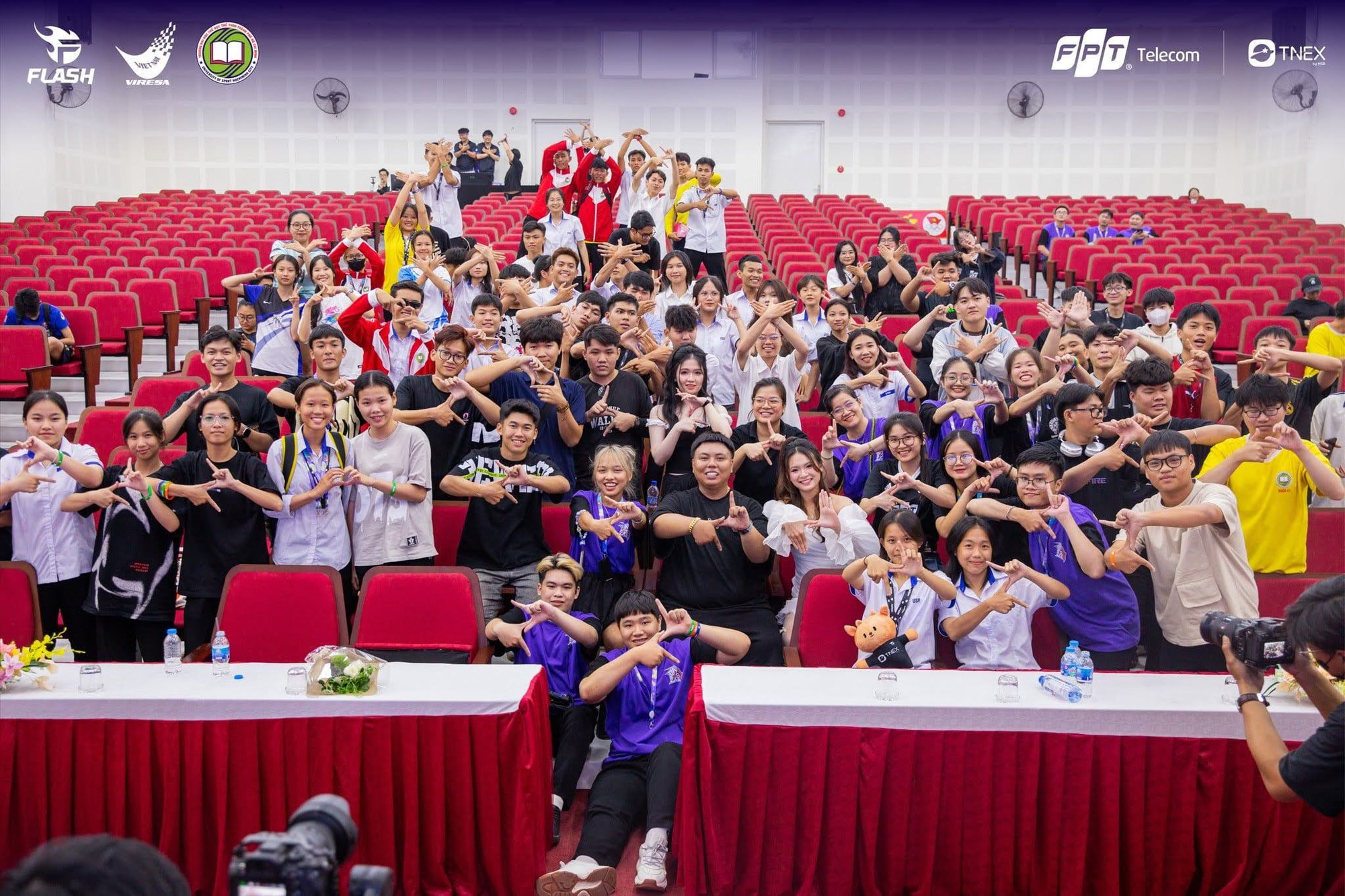 Siêu đại kiện tướng Lê Quang Liêm chính thức gia nhập Team Flash, mở ra chương mới cho Esports Việt- Ảnh 2.