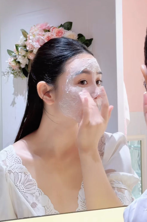 U40, Quỳnh Kool vẫn khiến CĐM ngưỡng mộ, quay vlog daily life đầy điệu đà, sang chảnh như công chúa- Ảnh 2.