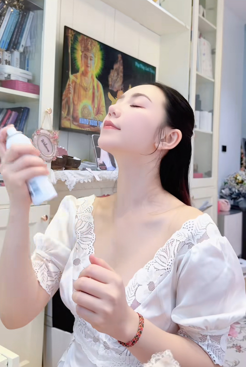 U40, Quỳnh Kool vẫn khiến CĐM ngưỡng mộ, quay vlog daily life đầy điệu đà, sang chảnh như công chúa- Ảnh 5. U40, Quỳnh Kool vẫn khiến CĐM ngưỡng mộ, quay vlog daily life đầy điệu đà, sang chảnh như công chúa- Ảnh 5.