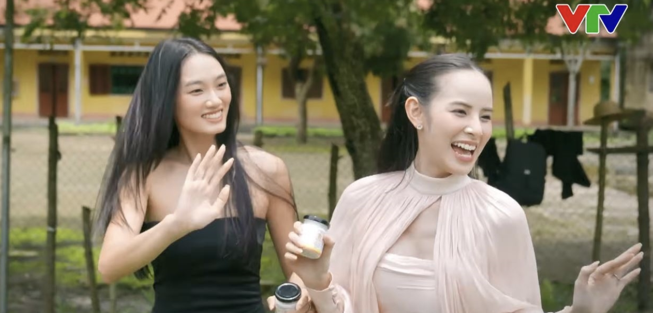 5 nữ diễn viên có nụ cười đẹp nhất Việt Nam: Minh Hằng xếp sau Lan Ngọc, hạng 1 rạng rỡ hơn cả mặt trời- Ảnh 4. 5 nữ diễn viên có nụ cười đẹp nhất Việt Nam: Minh Hằng xếp sau Lan Ngọc, hạng 1 rạng rỡ hơn cả mặt trời- Ảnh 4.