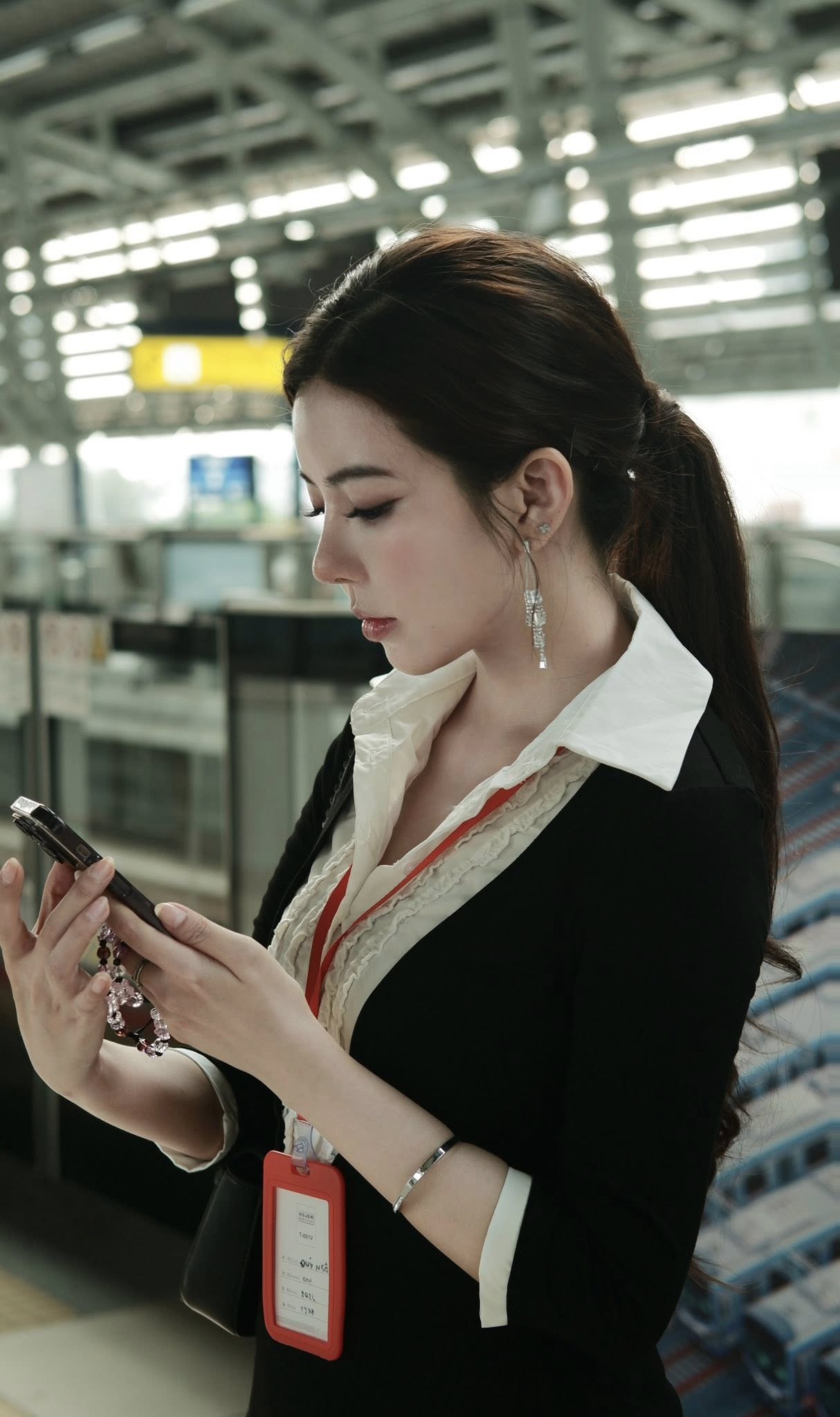 Ohsusu "lột xác" hóa cô thư ký, làm cả làng game Việt phải "chao đảo" vì ngỡ ngàng- Ảnh 3.