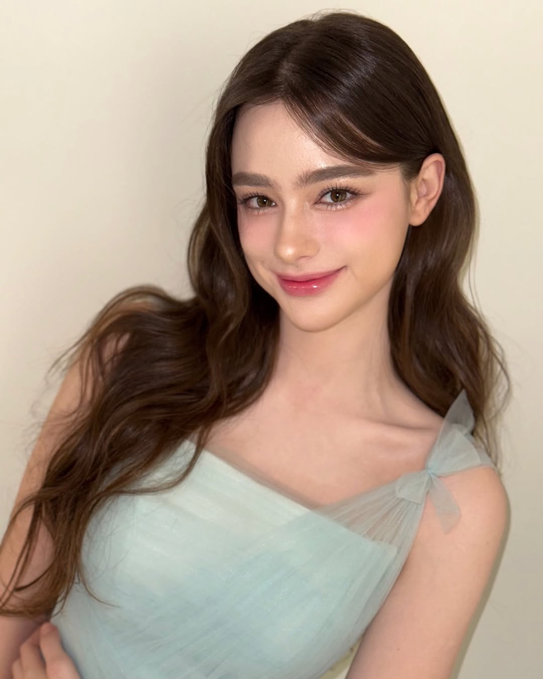 "Thiên thần Nga" sở hữu gương mặt đẹp nhất thế giới, ai gặp cũng phải cảm thán về một điểm- Ảnh 4.