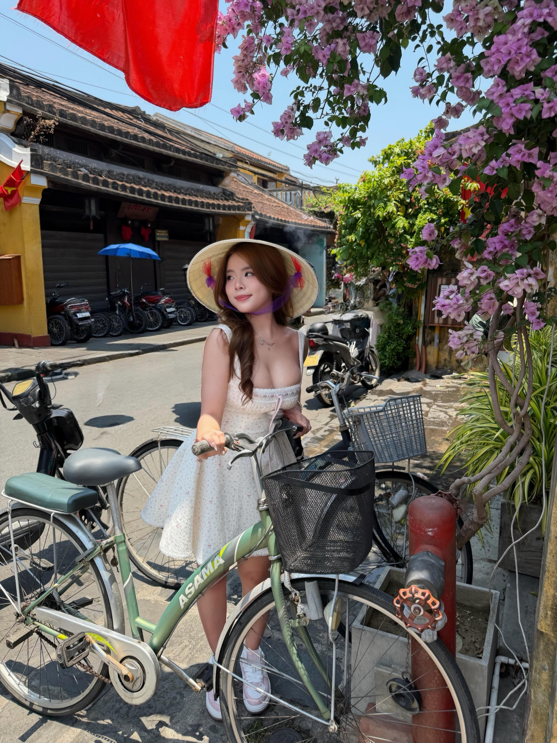 Phố cổ Hội An đầy thơ mộng, càng cuốn hút hơn khi có hot girl xinh đẹp này xuất hiện- Ảnh 7.