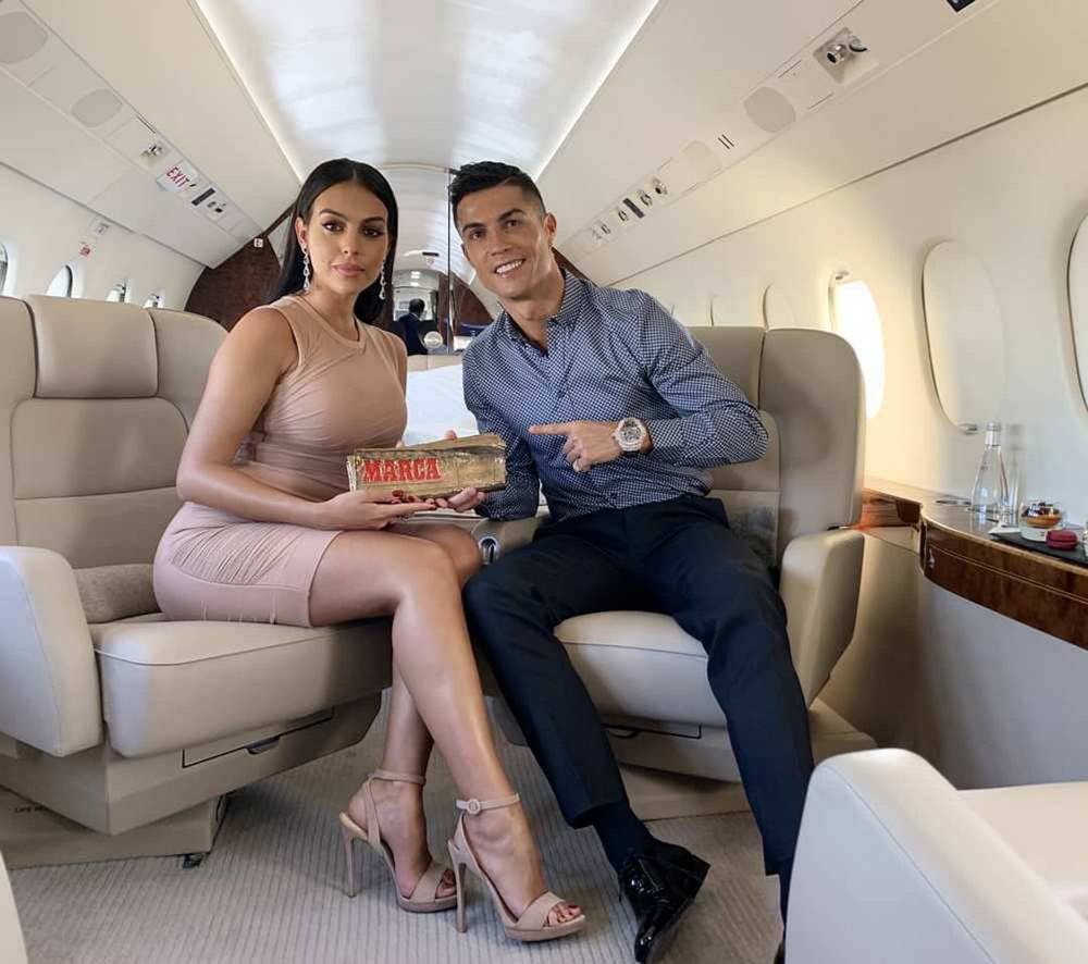 Cách Georgina Rodriguez biến danh xưng "bạn gái CR7" thành thương hiệu triệu đô: Khi Lọ Lem biết tự đúc vương miện - Ảnh 3.