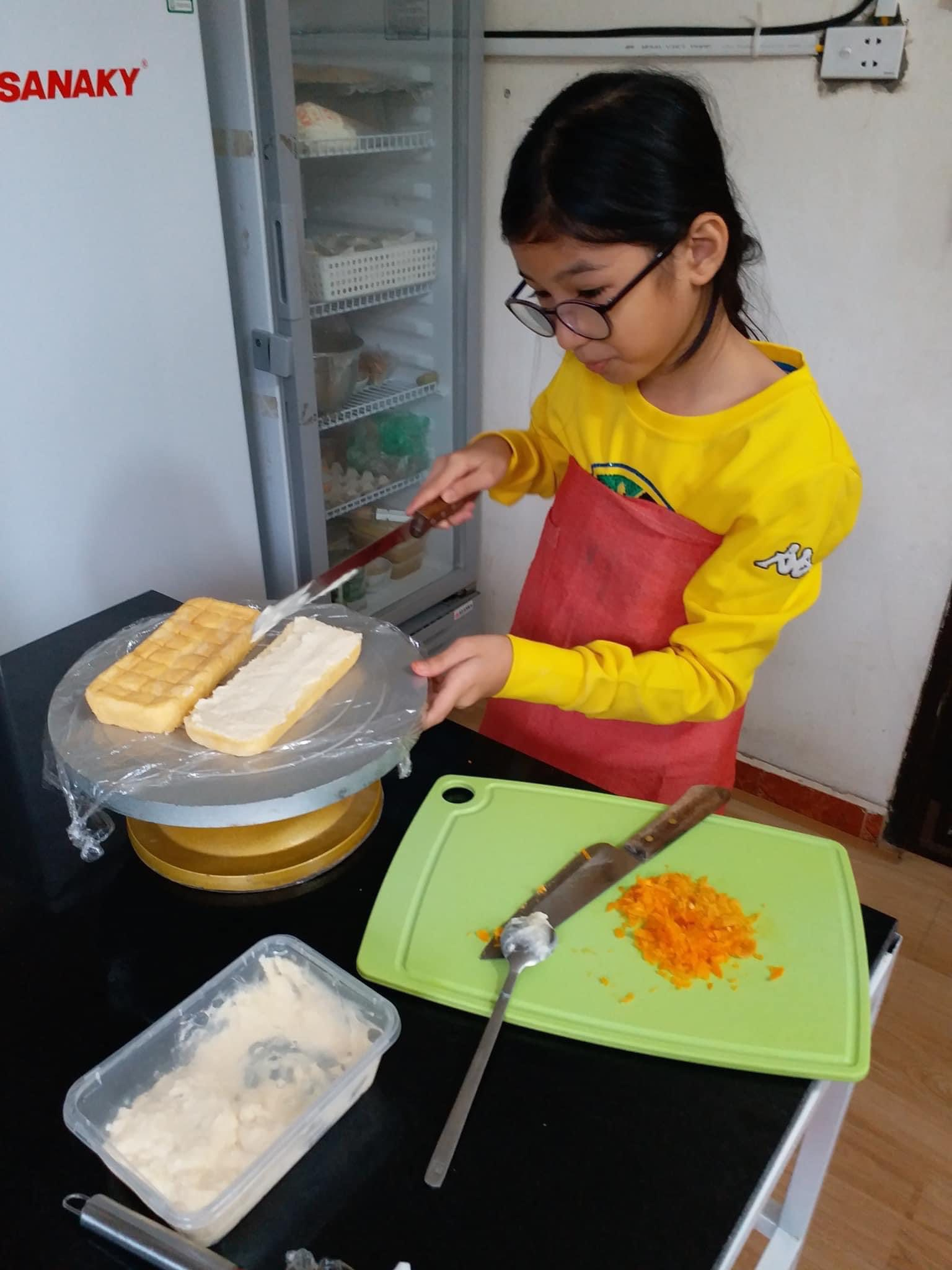 Loạt ảnh hồi bé của hội tiểu thư Việt đang "chiếm sóng": Hóa ra vibe nhà giàu mấy chục năm trước là đây- Ảnh 10.