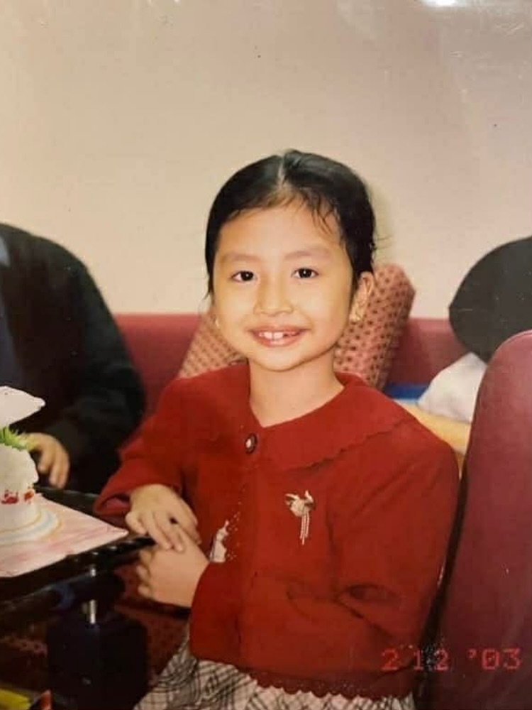 Loạt ảnh hồi bé của hội tiểu thư Việt đang "chiếm sóng": Hóa ra vibe nhà giàu mấy chục năm trước là đây- Ảnh 21.