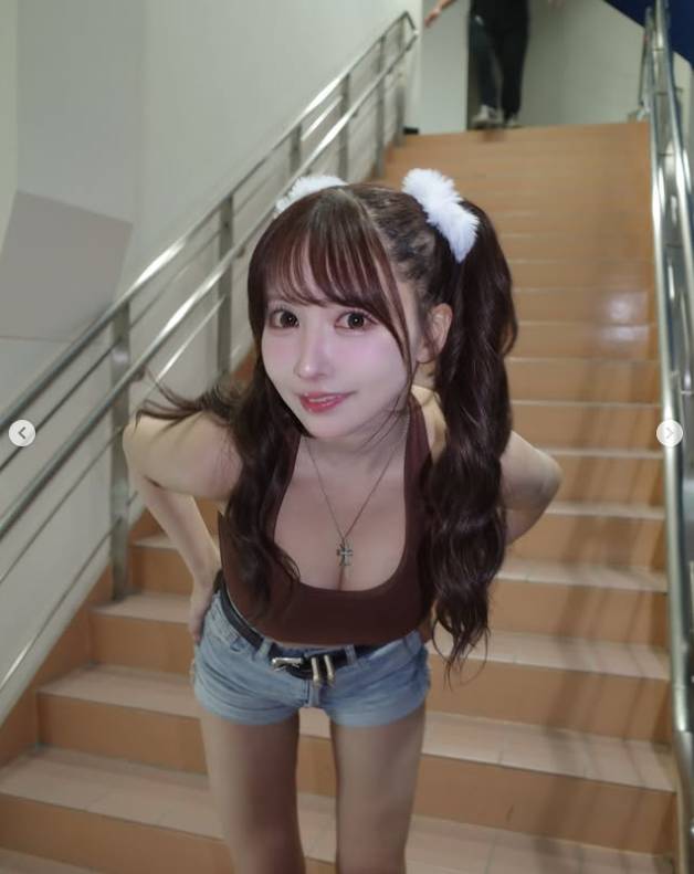 Nữ thần gợi cảm Yua Mikami gây sốt khi diện váy hở lưng thưởng thức sữa đậu nành- Ảnh 7.
