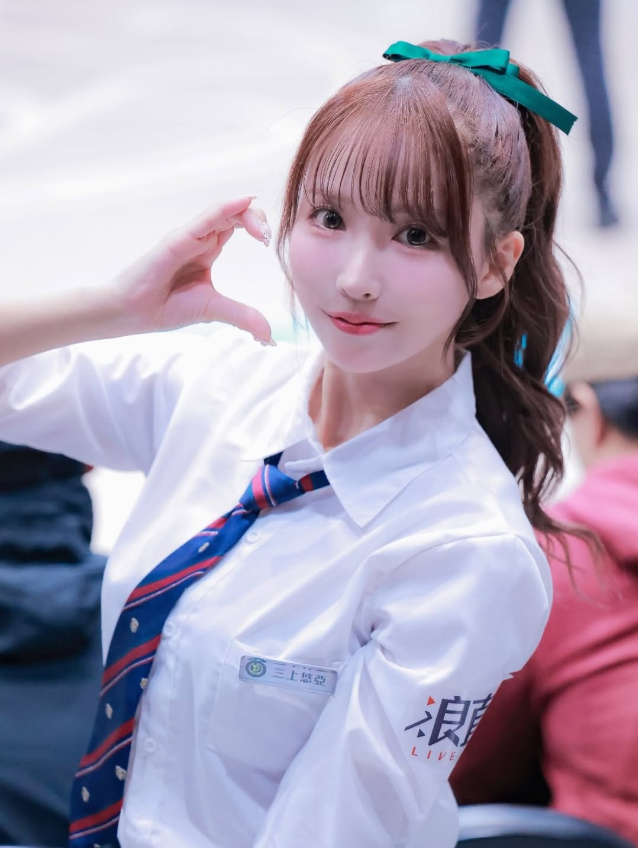 Yua Mikami khoe ảnh chơi bóng rổ, hút gần 20.000 like, fan khen làm gì cũng gợi cảm- Ảnh 6. Yua Mikami khoe ảnh chơi bóng rổ, hút gần 20.000 like, fan khen làm gì cũng gợi cảm- Ảnh 6.