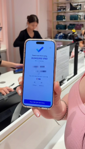 Khẳng định "shopping không cần nhìn giá", hot girl khiến CĐM dấy lên ý kiến trái chiều- Ảnh 2.