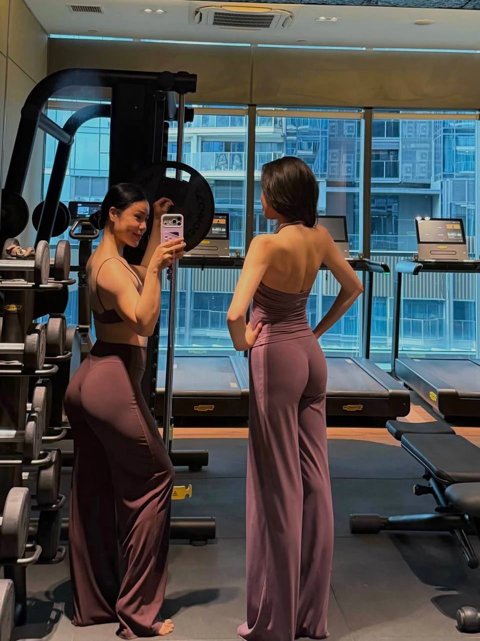 Thanh Thuỷ "flex" body nét căng, chia sẻ luôn bí quyết - Ảnh 1.