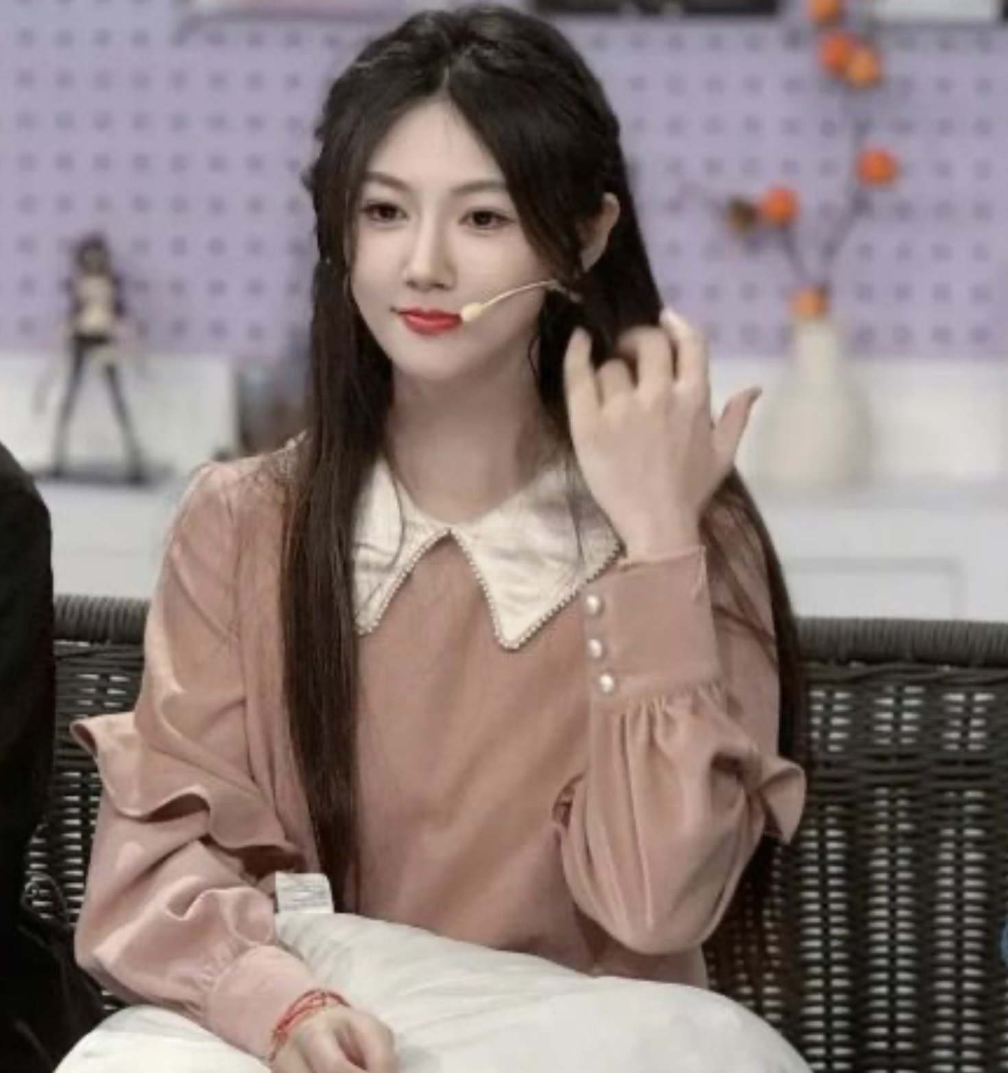 Tưởng mình còn là sao hạng A, nữ streamer đời đầu nếm mùi ê chề ngay khi tái xuất, bất lực đến bật khóc- Ảnh 1. Tưởng mình còn là sao hạng A, nữ streamer đời đầu nếm mùi ê chề ngay khi tái xuất, bất lực đến bật khóc- Ảnh 1.