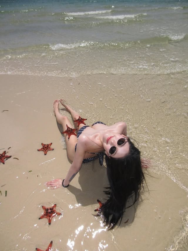 Chụp ảnh với sao biển đẹp lung linh, thế nhưng cô nàng hot girl không nhận ra tác hại thật sự đằng sau hành động này- Ảnh 5.