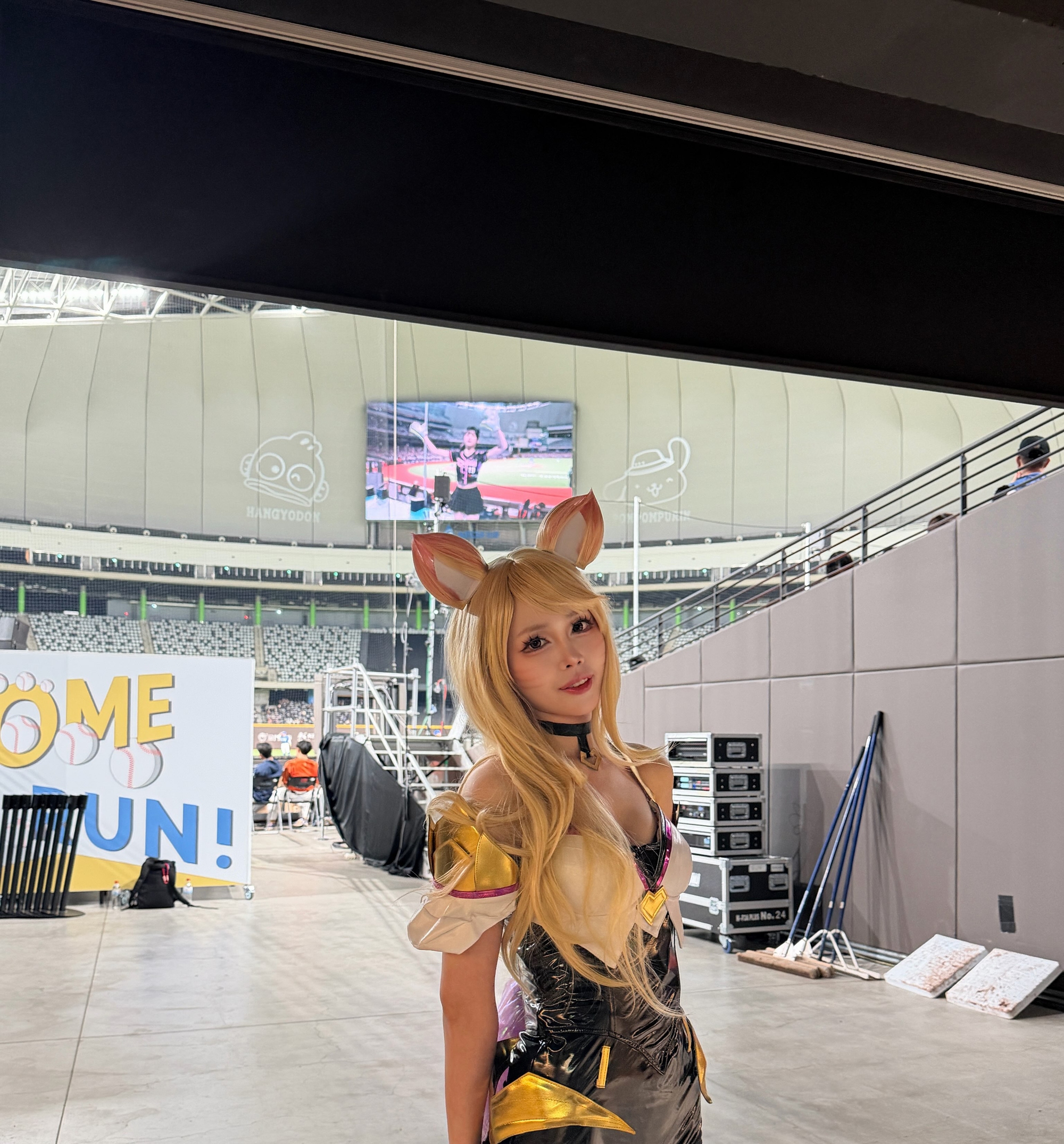 Chị gái Oner bất ngờ cosplay Ahri K/DA đầy quyến rũ- Ảnh 1.