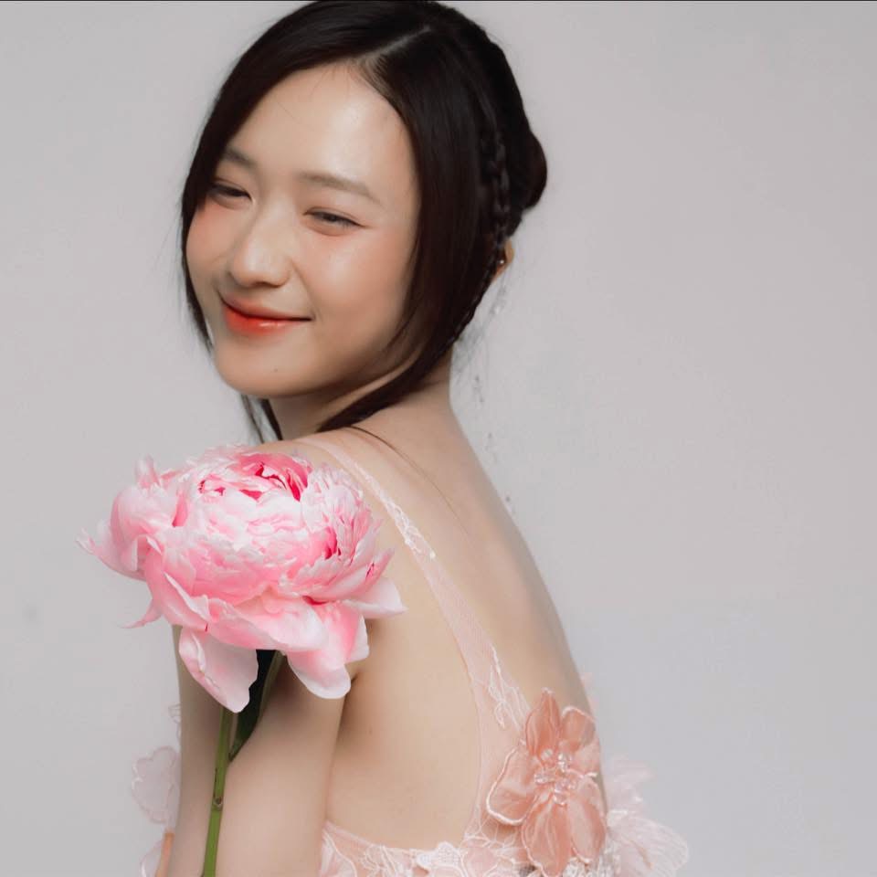 Nhan sắc bất chấp thời gian của hot girl Trâm Anh- Ảnh 3.
