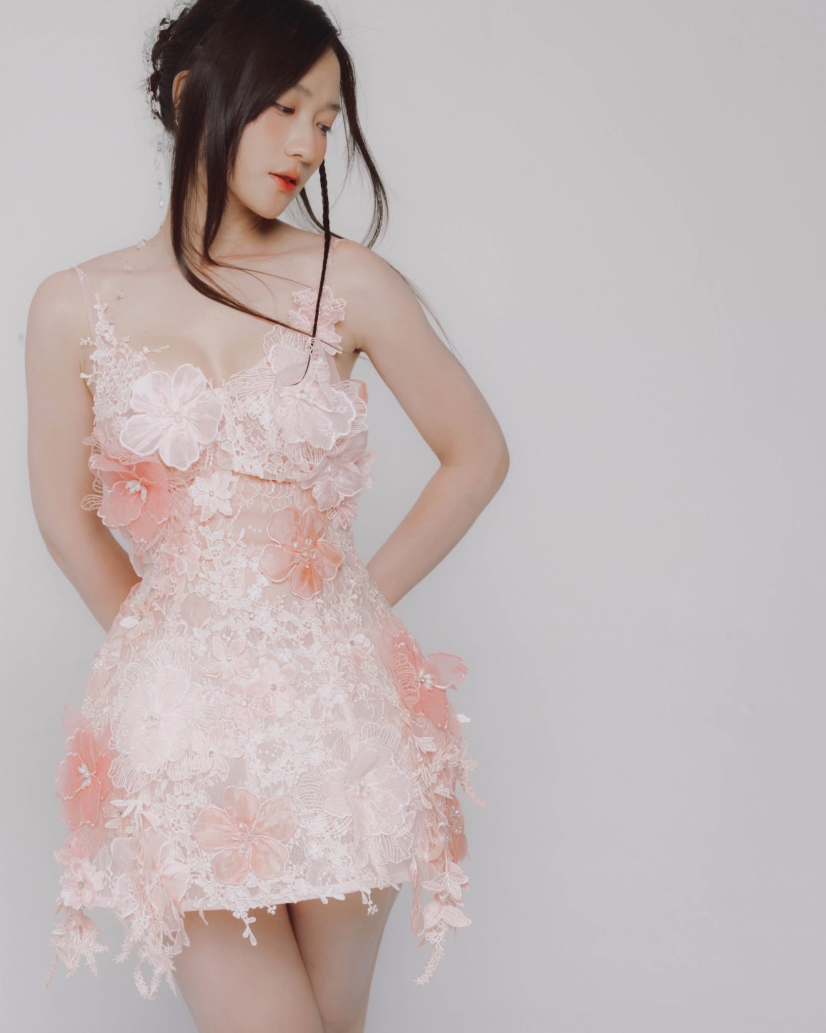 Nhan sắc bất chấp thời gian của hot girl Trâm Anh- Ảnh 1.