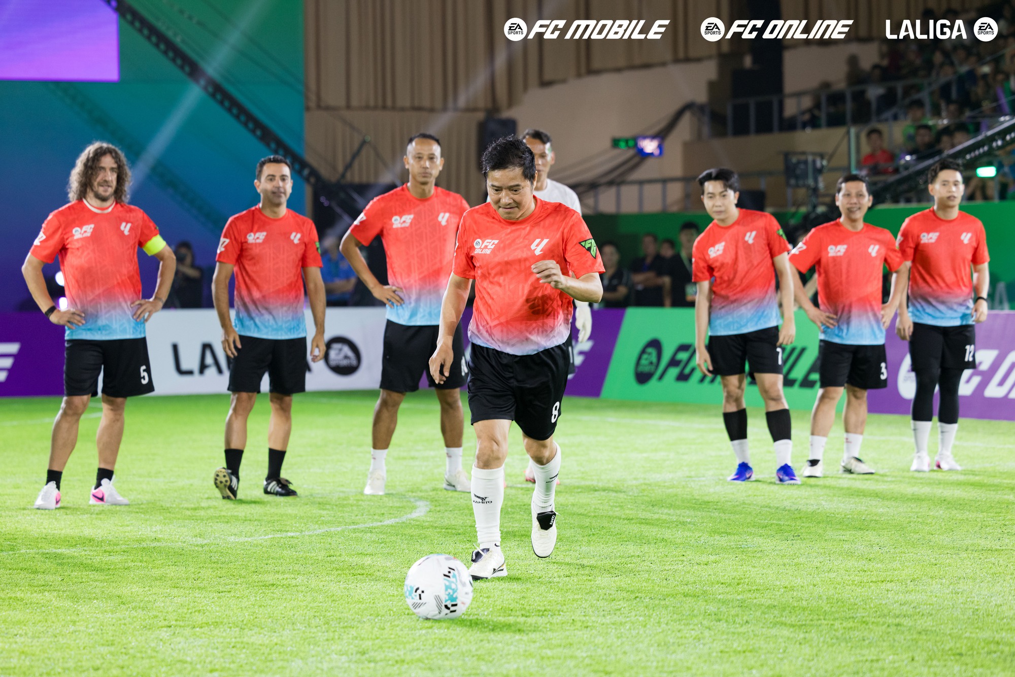 Garena mang đến "bữa tiệc mãn nhãn" cho cộng đồng yêu bóng đá với trận đấu Legend Match- Ảnh 17.