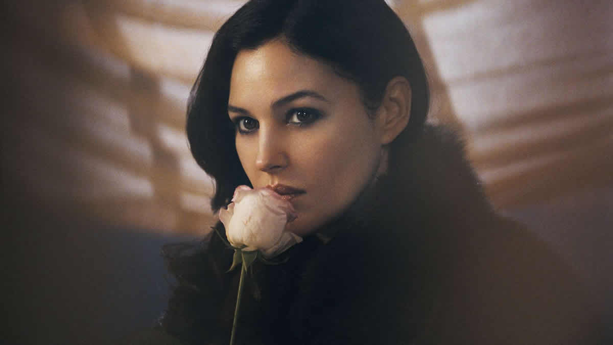 5 kiệt tác điện ảnh lật đổ mọi nhận thức về biểu tượng quyến rũ Monica Bellucci- Ảnh 3. 5 kiệt tác điện ảnh lật đổ mọi nhận thức về biểu tượng quyến rũ Monica Bellucci- Ảnh 3.