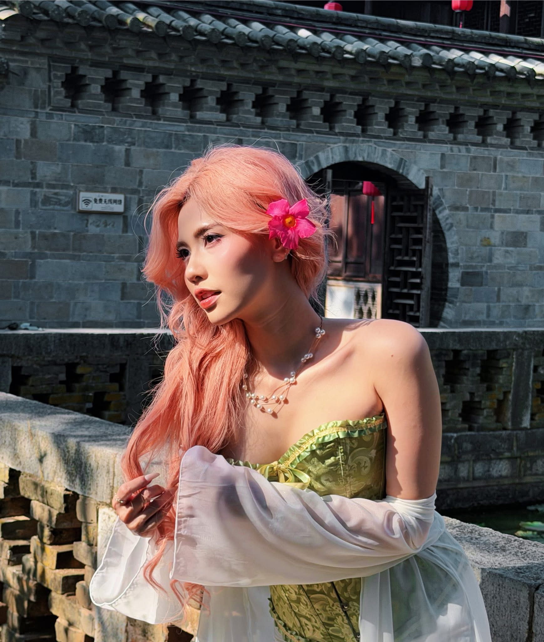 Biểu diễn múa côn tại The Face Việt Nam, nữ streamer, TikToker Châm Sứa làm rơi đạo cụ sau 7 ngày học cấp tốc- Ảnh 2.