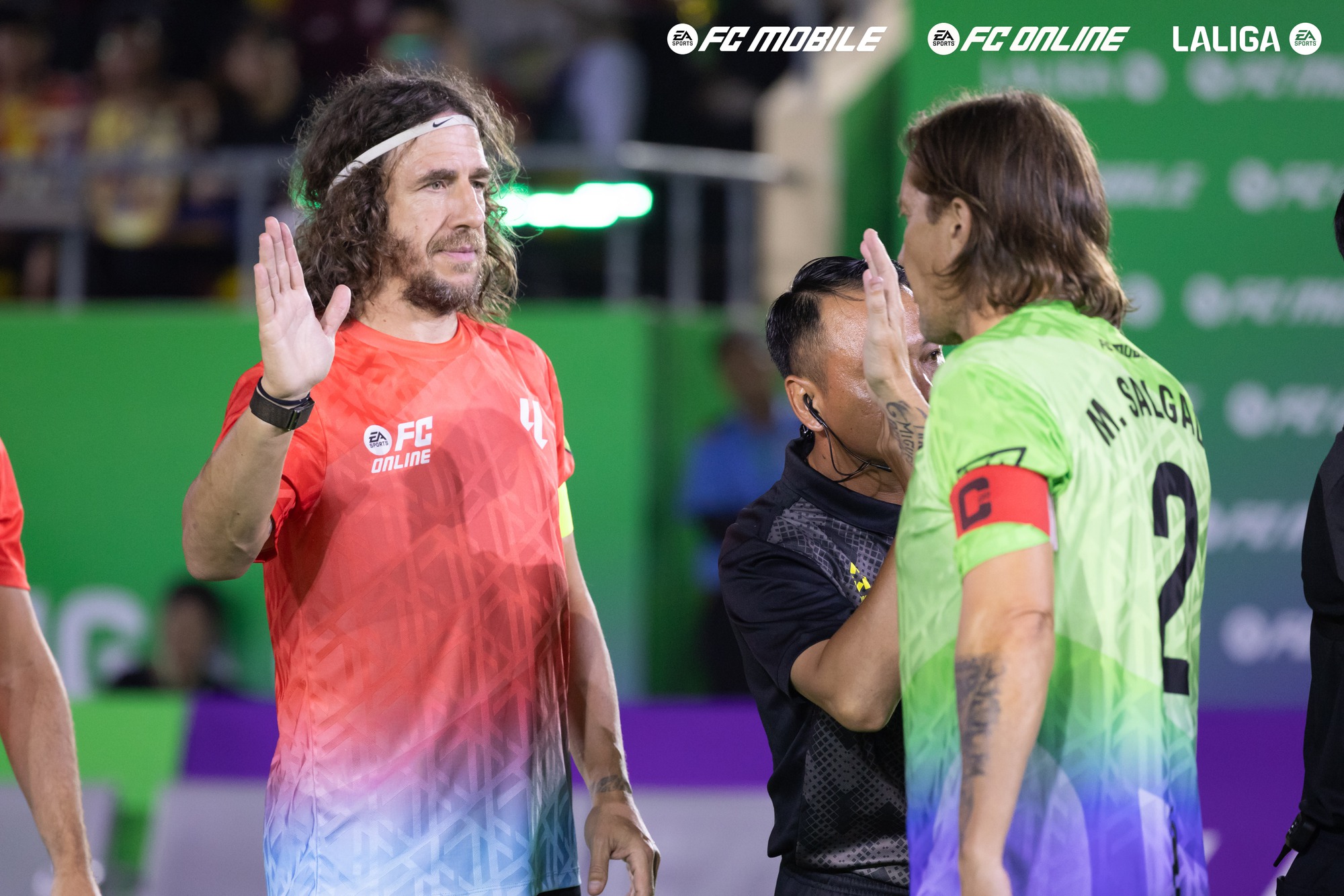 Garena mang đến "bữa tiệc mãn nhãn" cho cộng đồng yêu bóng đá với trận đấu Legend Match- Ảnh 1.