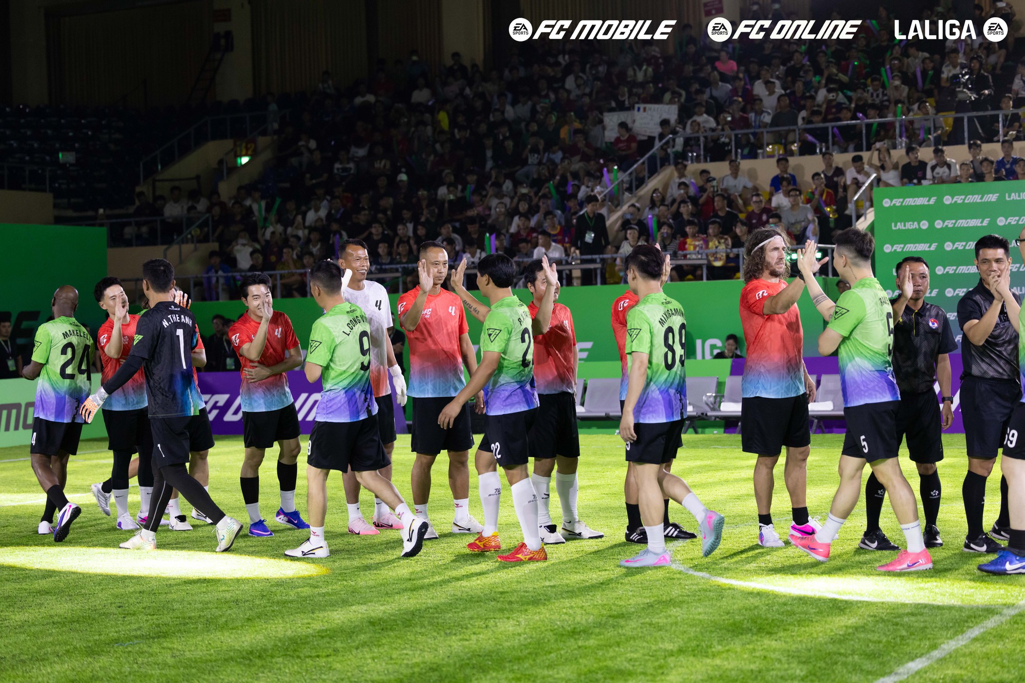 Garena mang đến "bữa tiệc mãn nhãn" cho cộng đồng yêu bóng đá với trận đấu Legend Match- Ảnh 3.