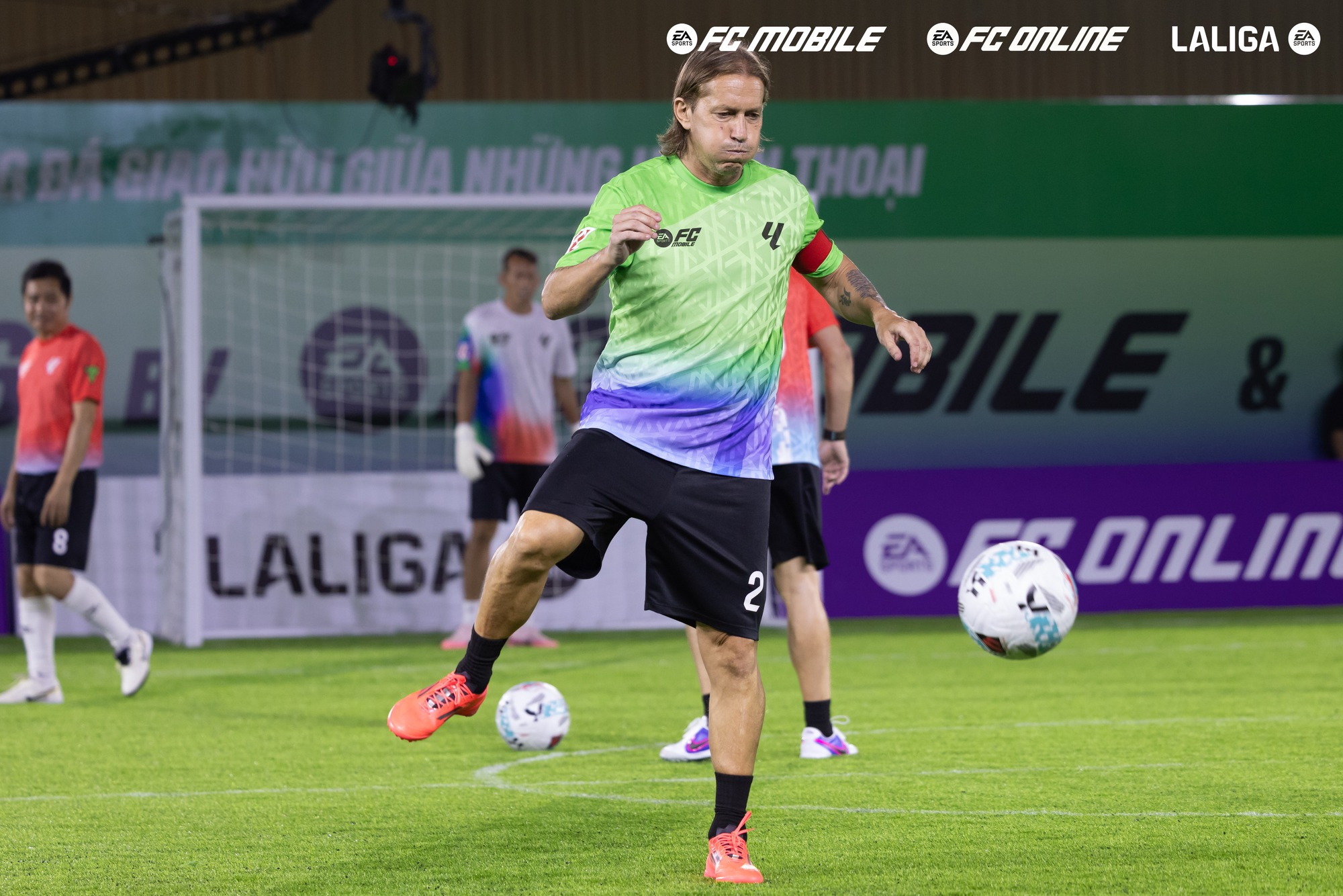 Garena mang đến "bữa tiệc mãn nhãn" cho cộng đồng yêu bóng đá với trận đấu Legend Match- Ảnh 7.