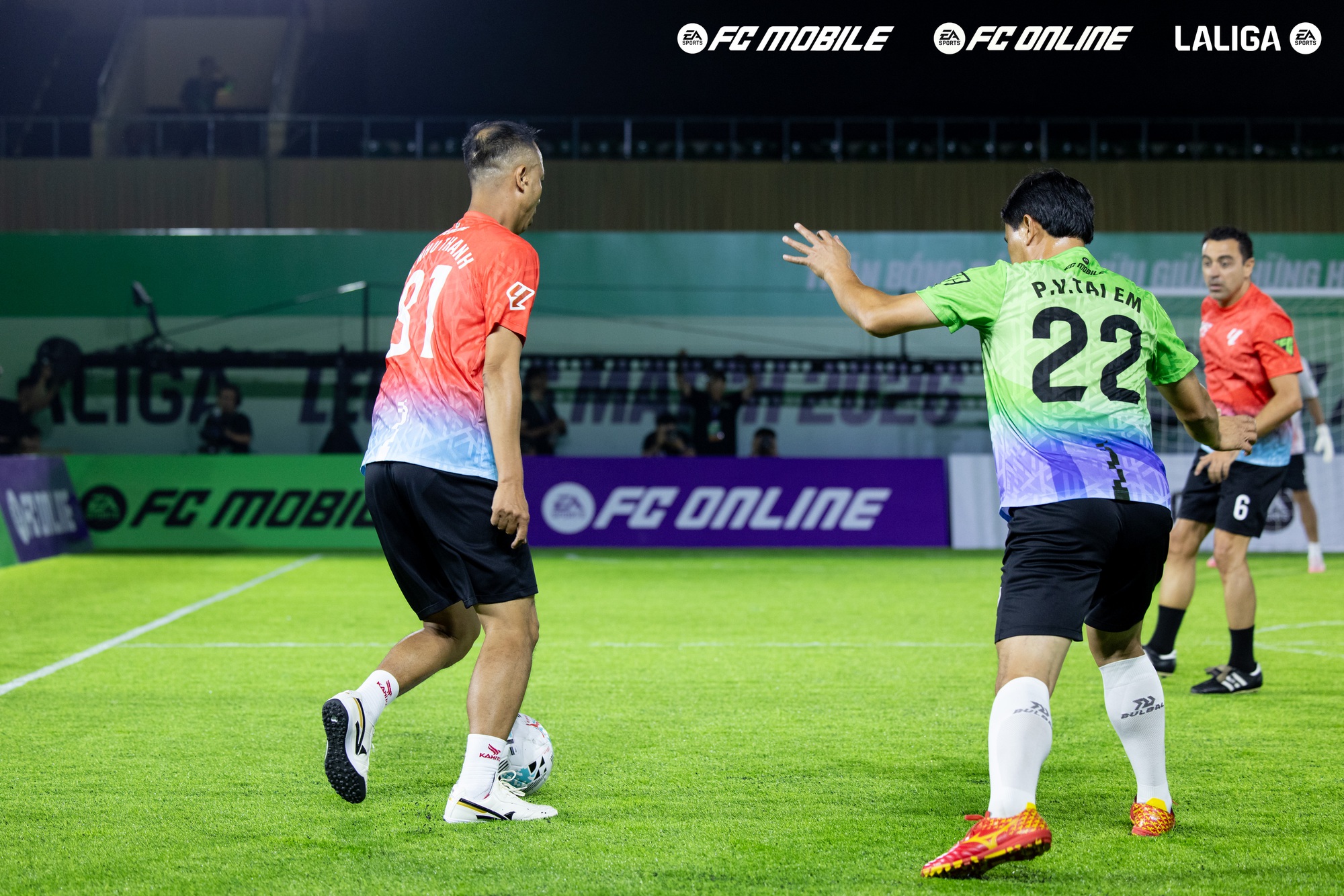 Garena mang đến "bữa tiệc mãn nhãn" cho cộng đồng yêu bóng đá với trận đấu Legend Match- Ảnh 12.