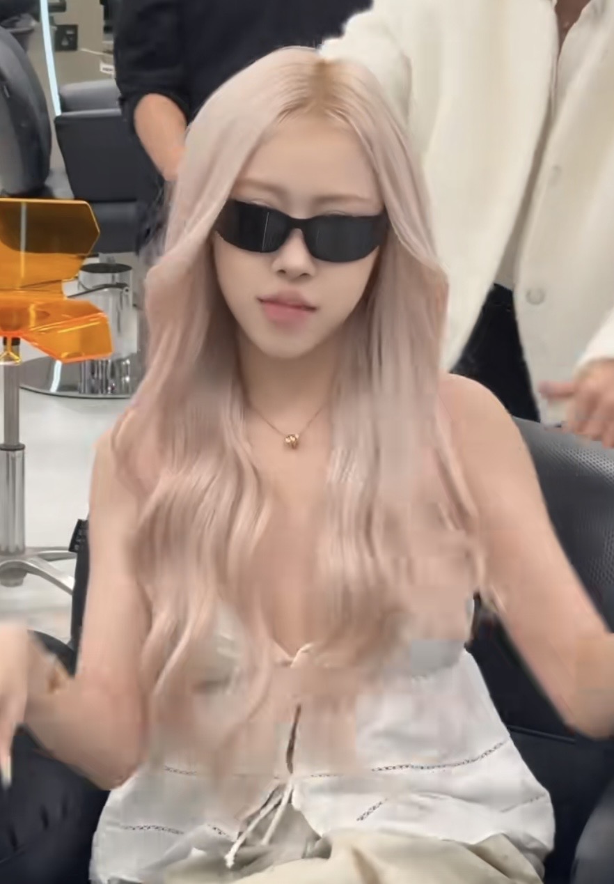 Thực hư nhan sắc nữ TikToker Việt  được ví như "bản sao" của Rosé (BlackPink), đến fan nước ngoài cũng phải "lú lẫn"- Ảnh 3.
