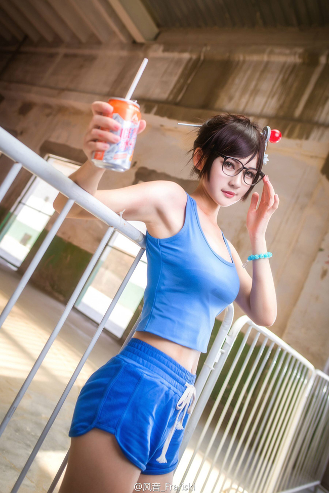 cosplay-co-nang-Me-quyen-ru-trong-over-watch-22