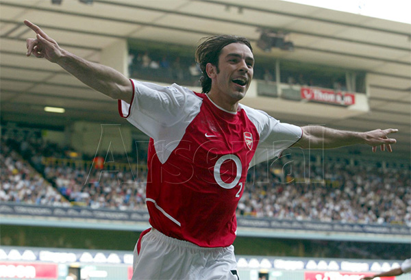 Robert Pires World Legend FIFA Online 3: Chàng pháo thủ lãng tử