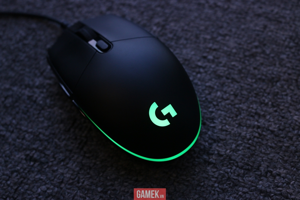 Logitech G102: Chuột chơi game giá mềm, thiết kế đẹp dành cho game thủ Việt