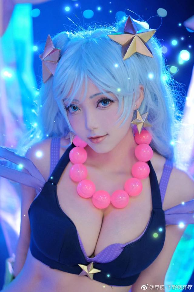 Cùng ngắm cosplay Sona ngực đầy đốn tim game thủ Việt