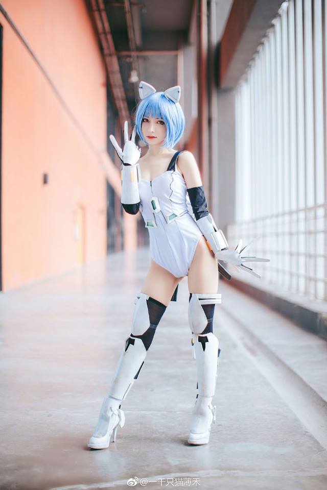 Ngẩn ngơ với cosplay cô nàng Rei Ayanami trong Anime Evangelion