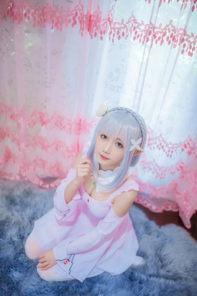 cosplay-cong-chua-toc-trang-truyen-tranh-Re:Zero-11