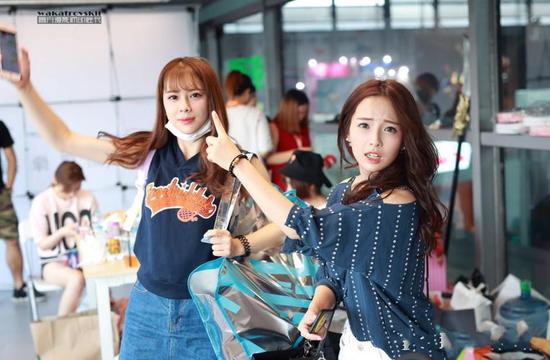 Làm dáng khi chụp ảnh