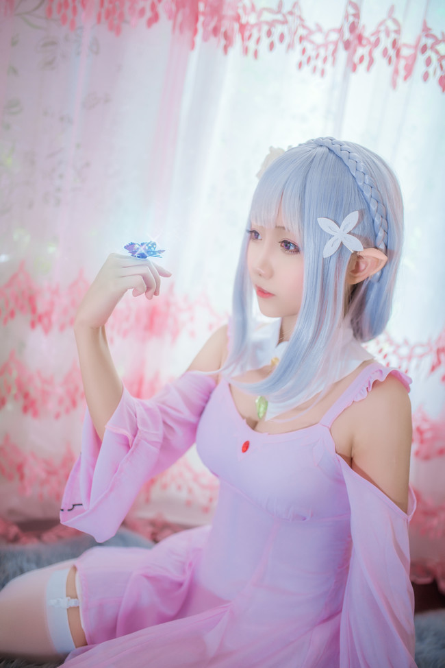 cosplay-cong-chua-toc-trang-truyen-tranh-Re:Zero-10