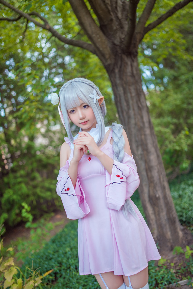 cosplay-cong-chua-toc-trang-truyen-tranh-Re:Zero-