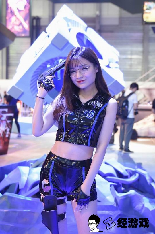 Lớ ngớ là em bắn đấy nhé