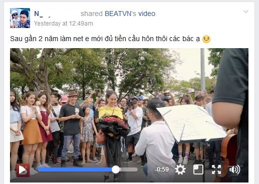 Anh chàng chủ quán net này đã chia sẻ lại đoạn clip cầu hôn độc đáo.