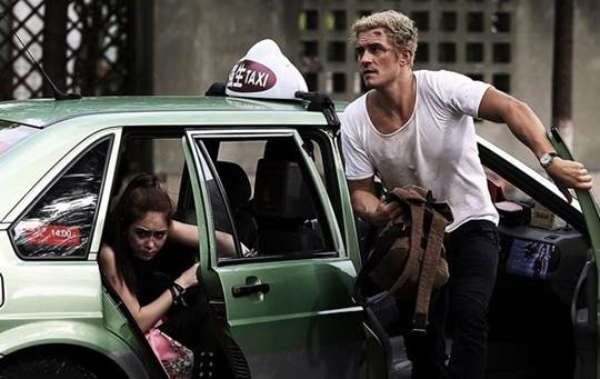  Lần đầu tiên  ngôi sao người Anh Orlando Bloom tham gia một dự án điện ảnh của châu Á 