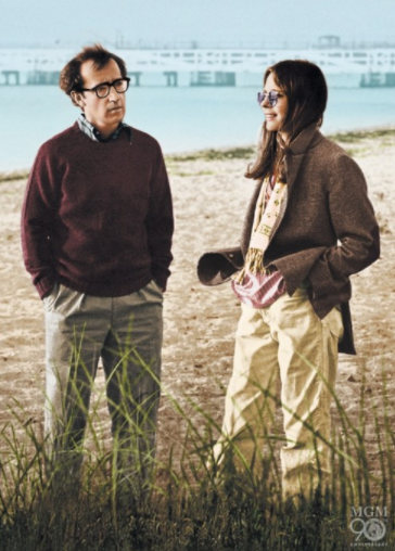 Annie Hall được xếp hạng 2 trong danh sách 10 phim tình cảm hài hay nhất thời đại