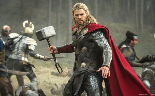  Hình ảnh Thần Sấm Thor quen thuộc với chiếc búa Mjolnir 