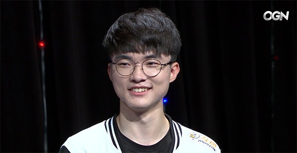 LMHT: Faker than khóc vì SKT T1 rơi vào bảng đấu khó quá, Longzhu Gaming không coi GIGABYTE Marines của VN ra gì