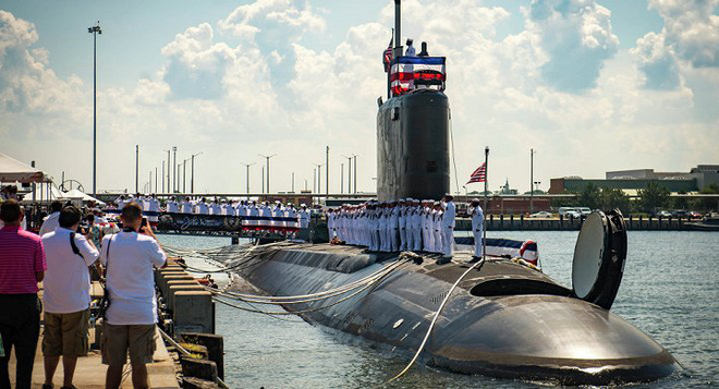  Lễ ra mắt tàu ngầm USS John Warner. 