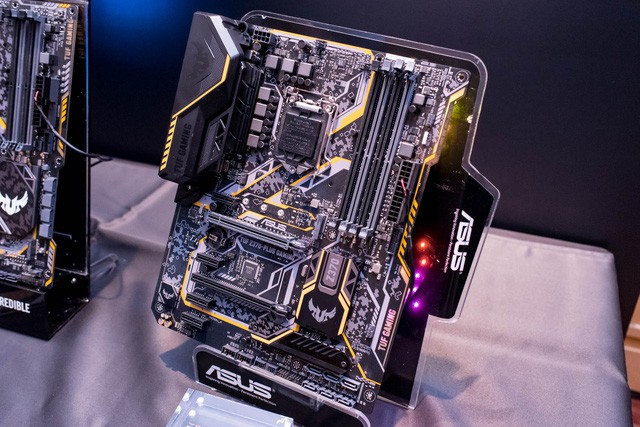 Asus TUF Z370 Pro Gaming - Bo mạch chủ đã mạnh mẽ, bền, lại còn rẻ, ai nói nâng cấp Coffee Lake là tốn tiền nữa?