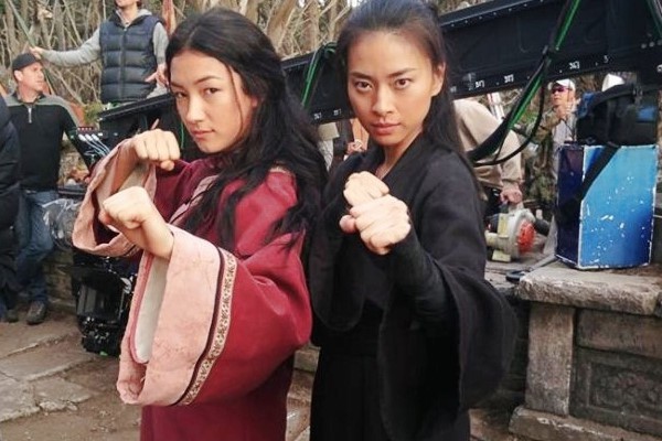 Natasha và Ngô Thanh Vân trên phim trường Ngọa hổ tàng long 2.