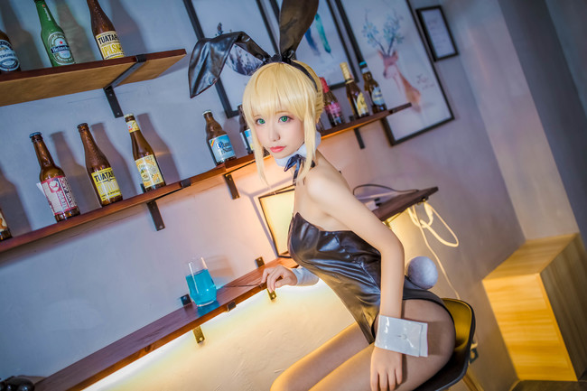 Nóng mắt với cosplay về mỹ nữ Saber trong trang phục thỏ ngọc