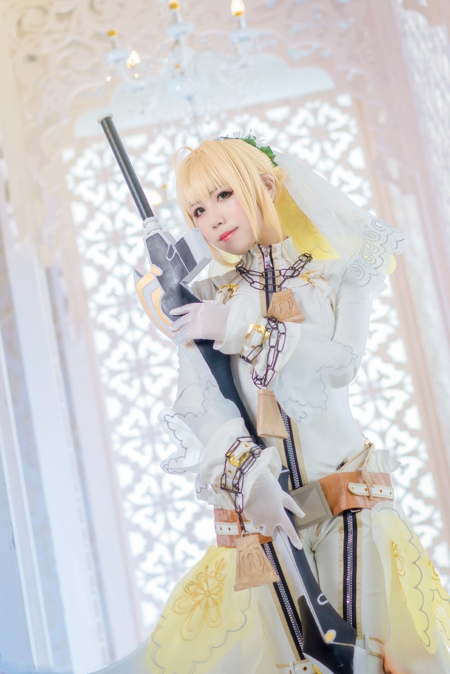 Cosplay nàng Saber tuyệt đẹp khiến fan Anime không khỏi ngây ngất