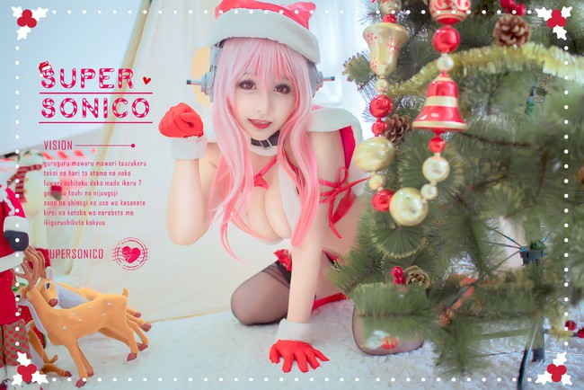 Nóng mắt với cosplay Super Sonico Giáng Sinh cực gợi cảm